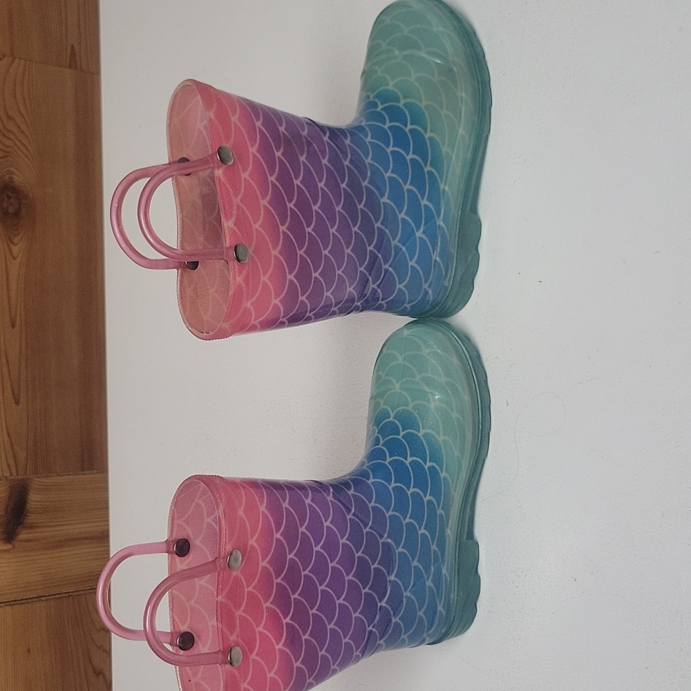 Rain boot with lights